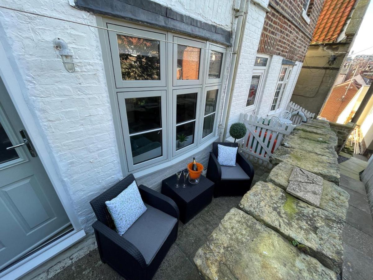 Demeter Cottage Whitby Exterior photo