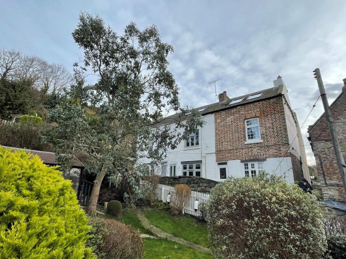 Demeter Cottage Whitby Exterior photo